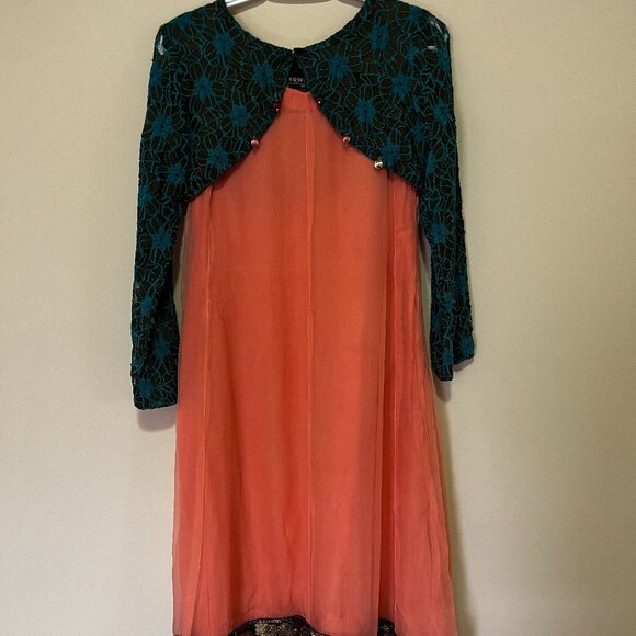 4 Piece Formal Pakistani / Indian Wear -- Peach - Picture 1 of 3